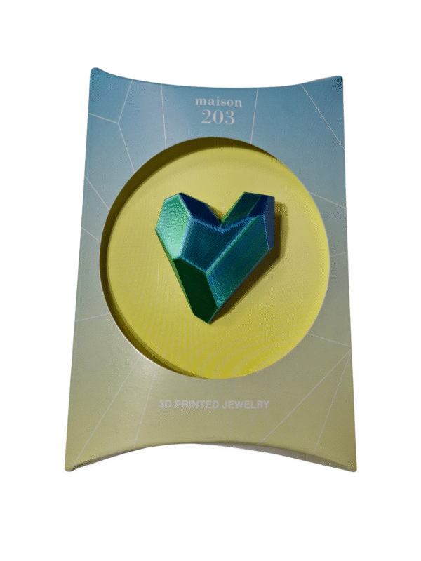 Mėlyna širdies formos sagė