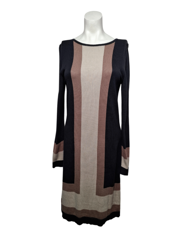 Juoda dryžuota suknelė, M