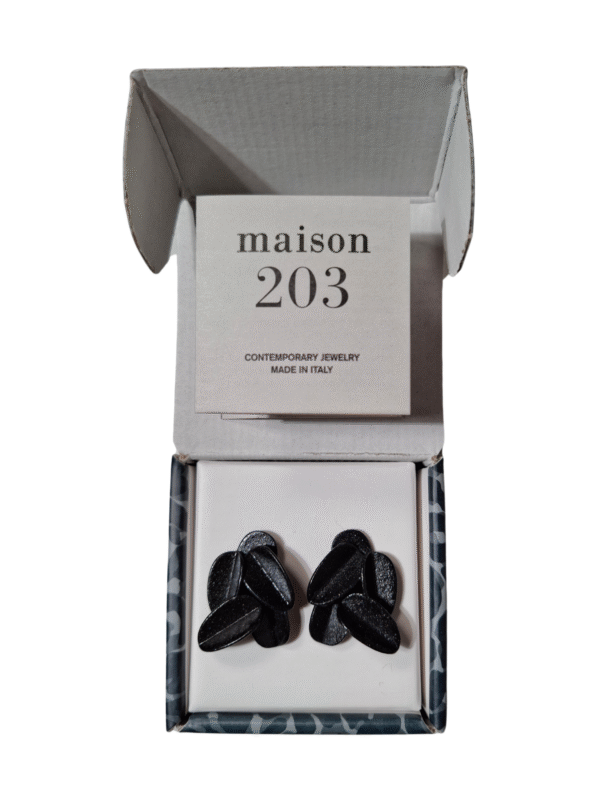 Juodi LEAVES METALLIC auskarai