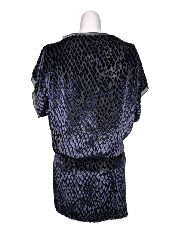 Tamsiai mėlyna blizgi suknelė, M