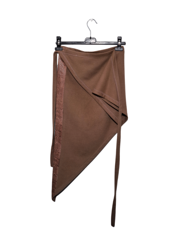 Rudas surišamas sijonas