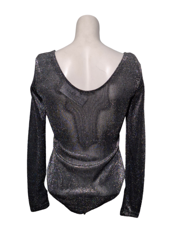 Pilka blizganti palaidinė, S