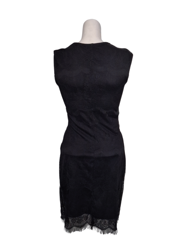 Juoda suveržiama suknelė, L