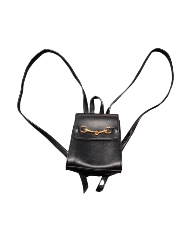 Juoda maža kuprinė