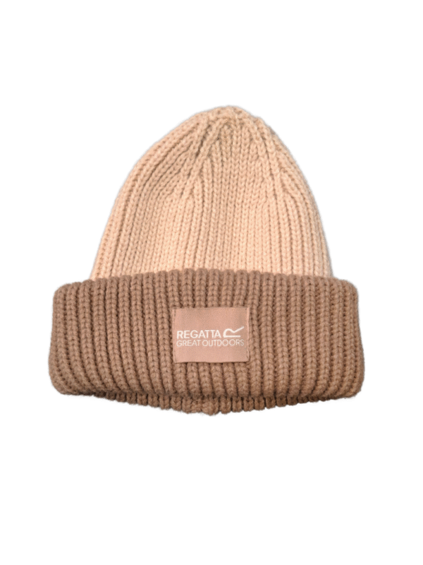 Smėlio spalvos šilta kepurė