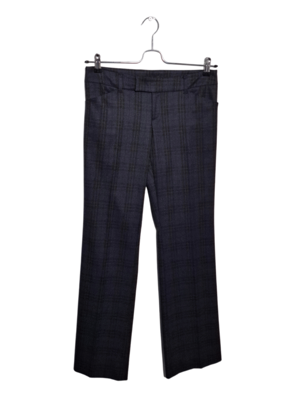 Mėlynos languotos kelnės, S