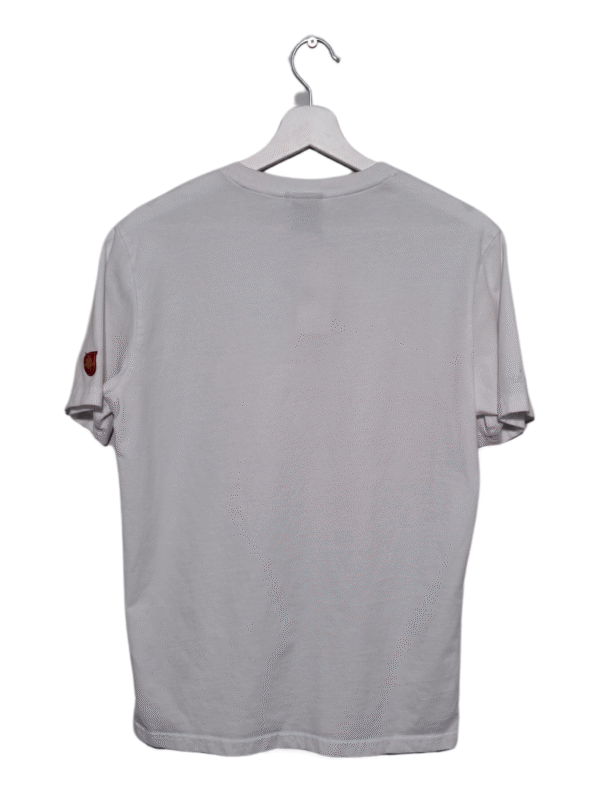 Balti sportiniai marškinėliai, S