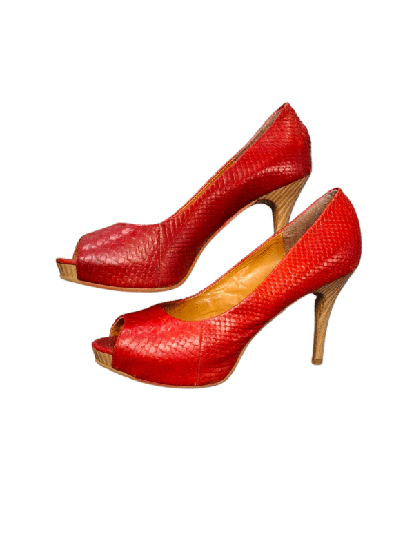 Raudoni gyvūno rašto aukštakulniai atviru priekiu, 39 dydis