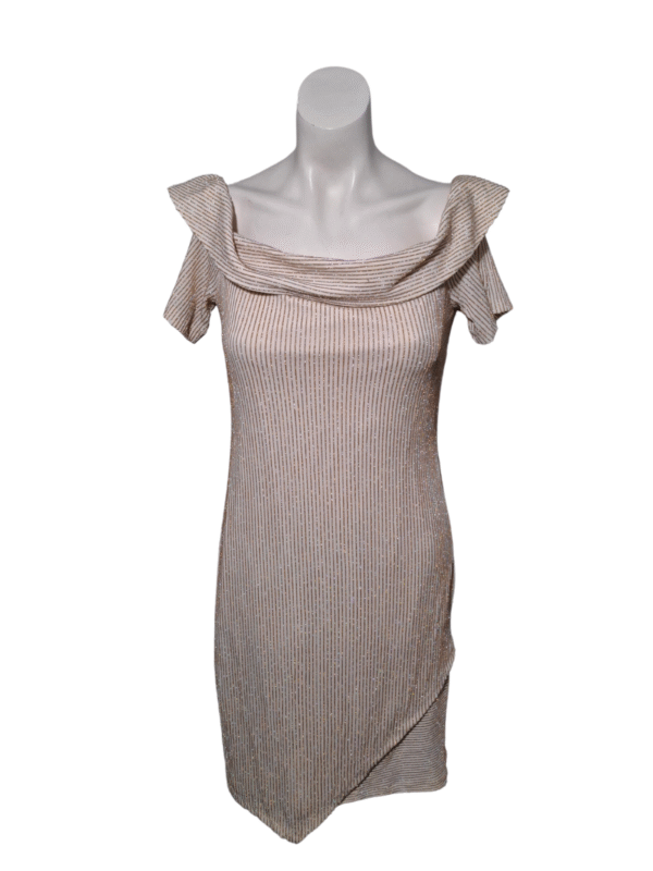 Kreminė blizgi suknelė, XL