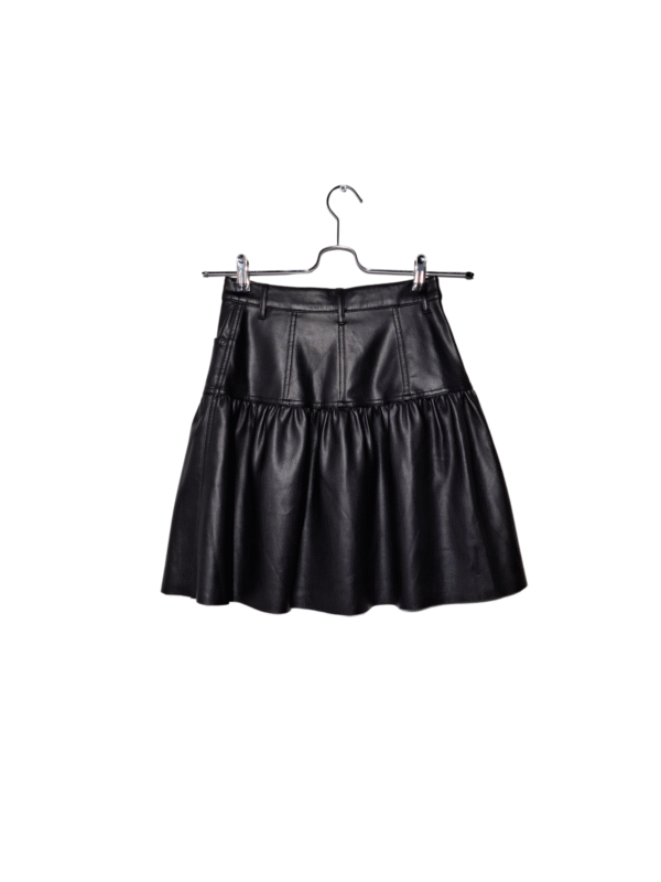 Juodas dirbtinės odos sijonas, XS