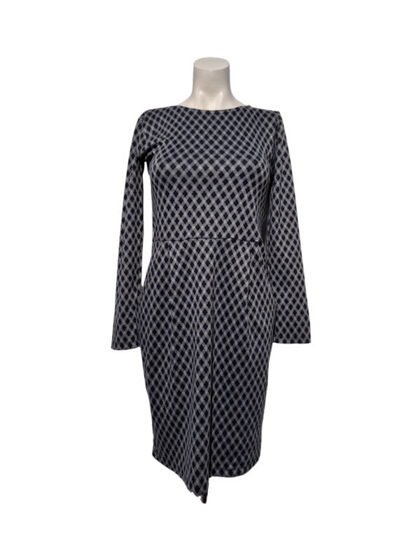 Tamsiai pilka languota suknelė, S