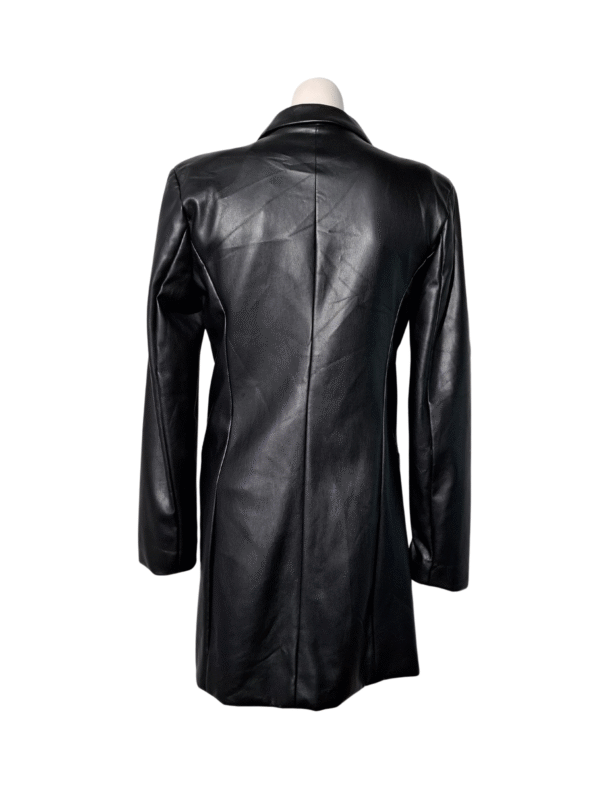 Juodas dirbtinės odos STRADIVARIUS švarkas, S