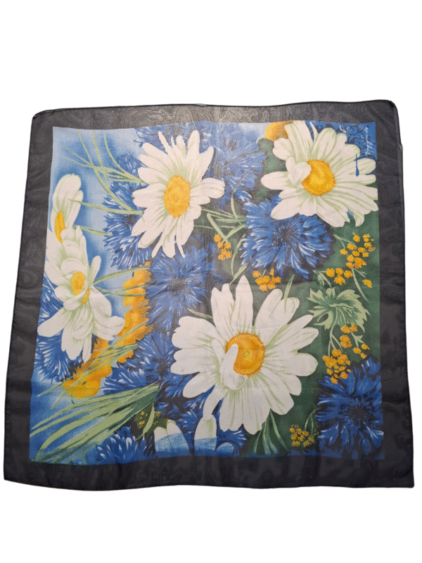 Įvairiaspalvė gėlėta skarelė