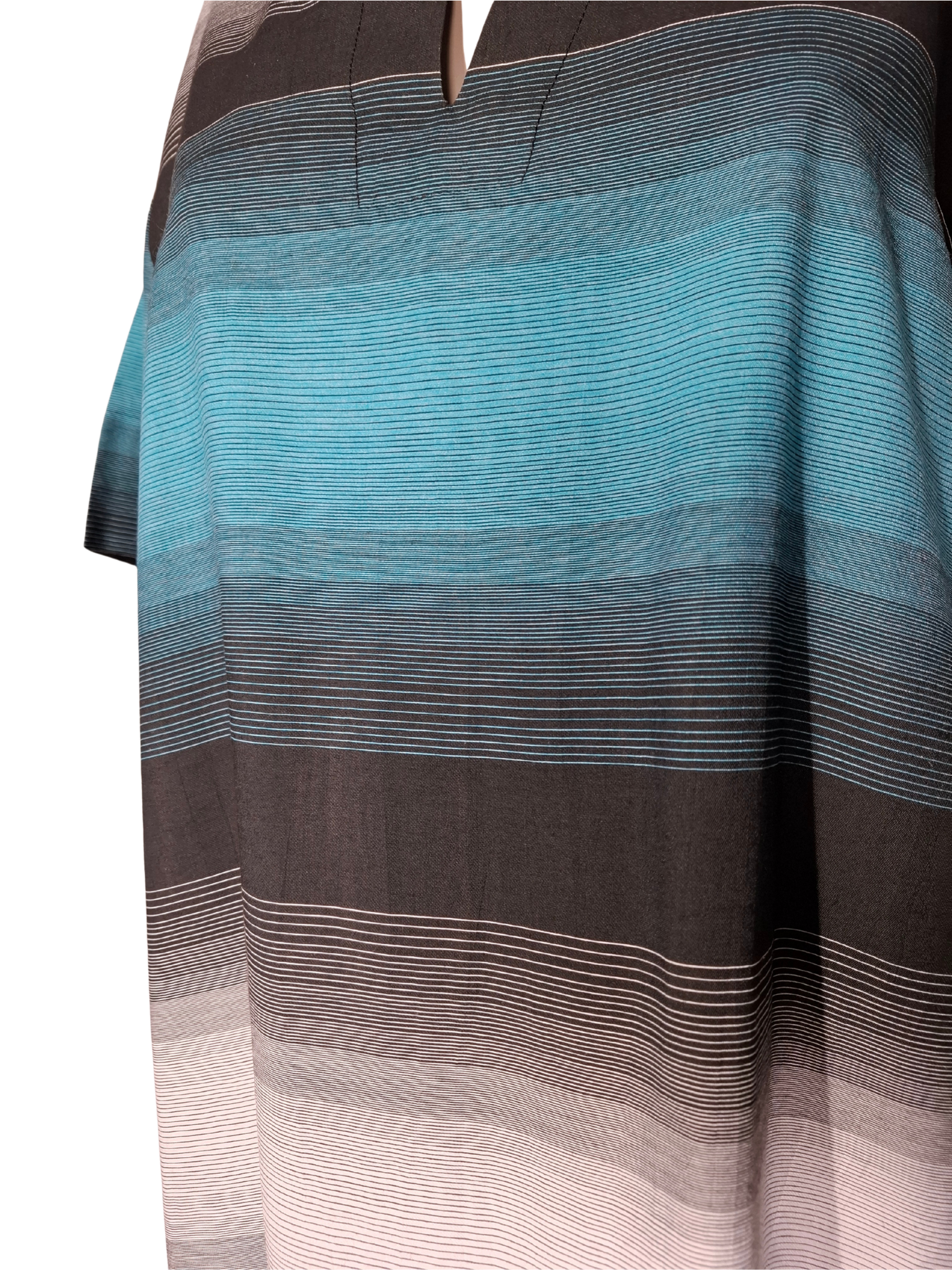 ivairiaspalve-dryzuota-suknele