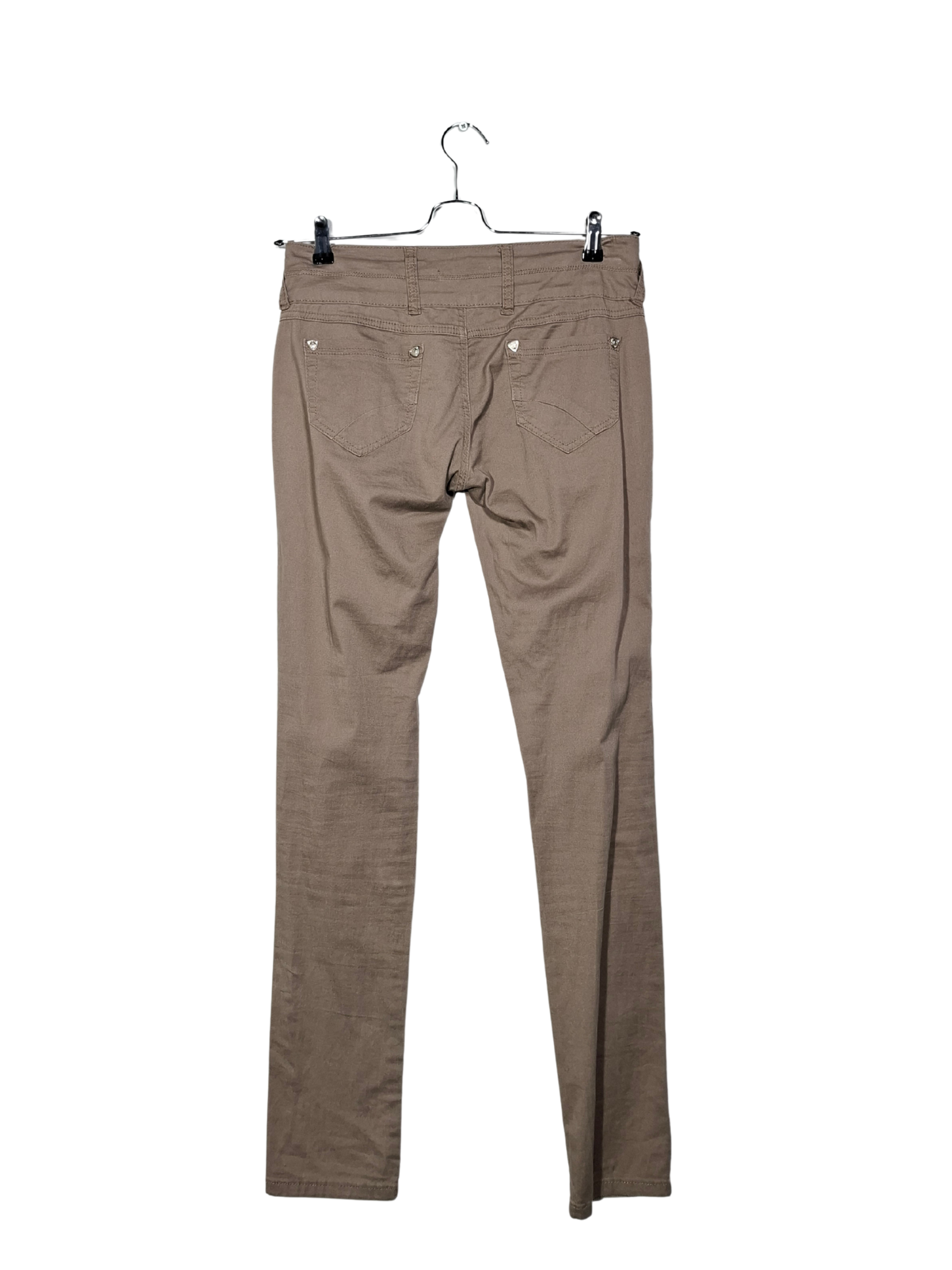 Pilkai rusvos kelnės, M