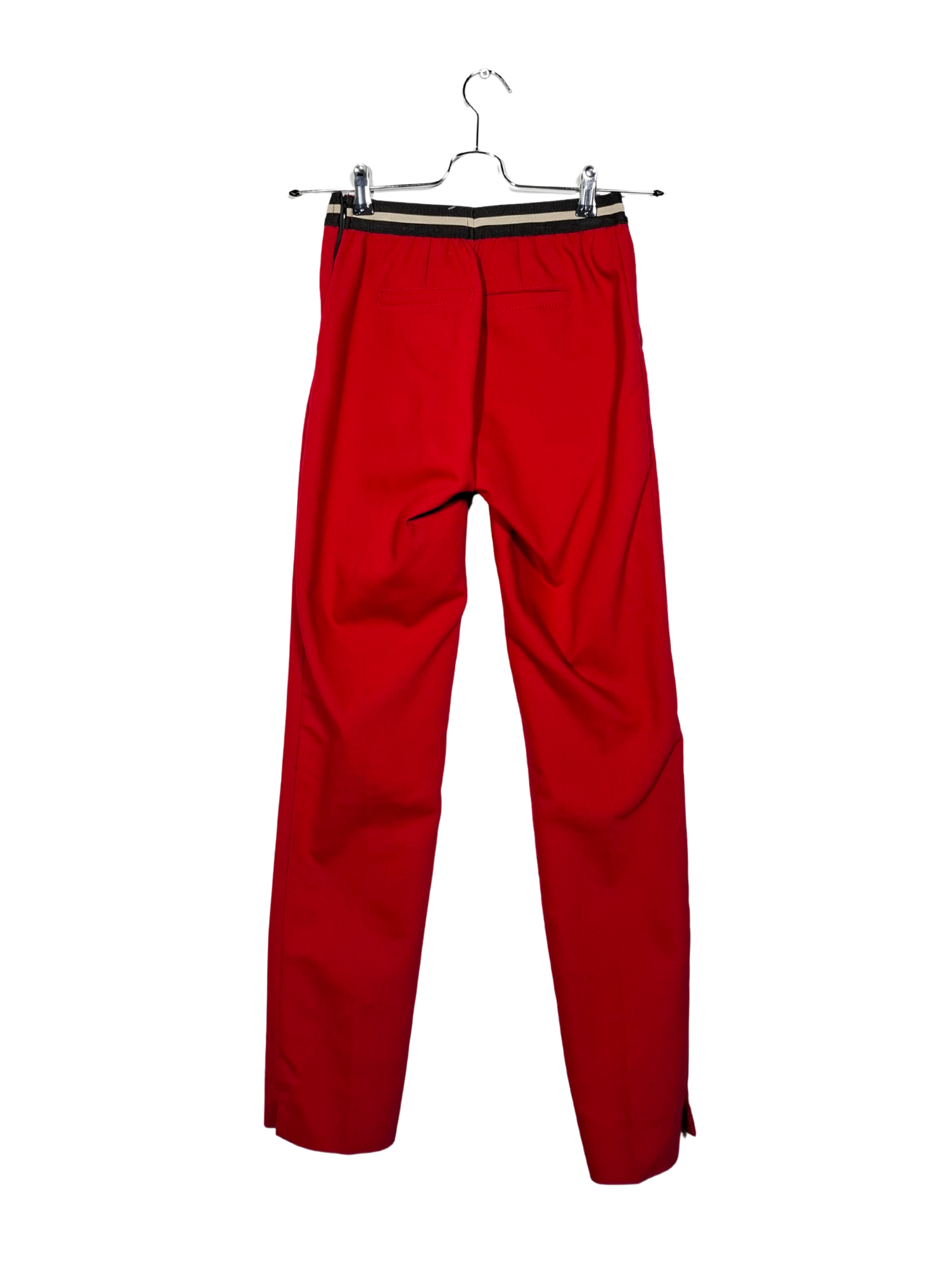 Raudonos kelnės, XS