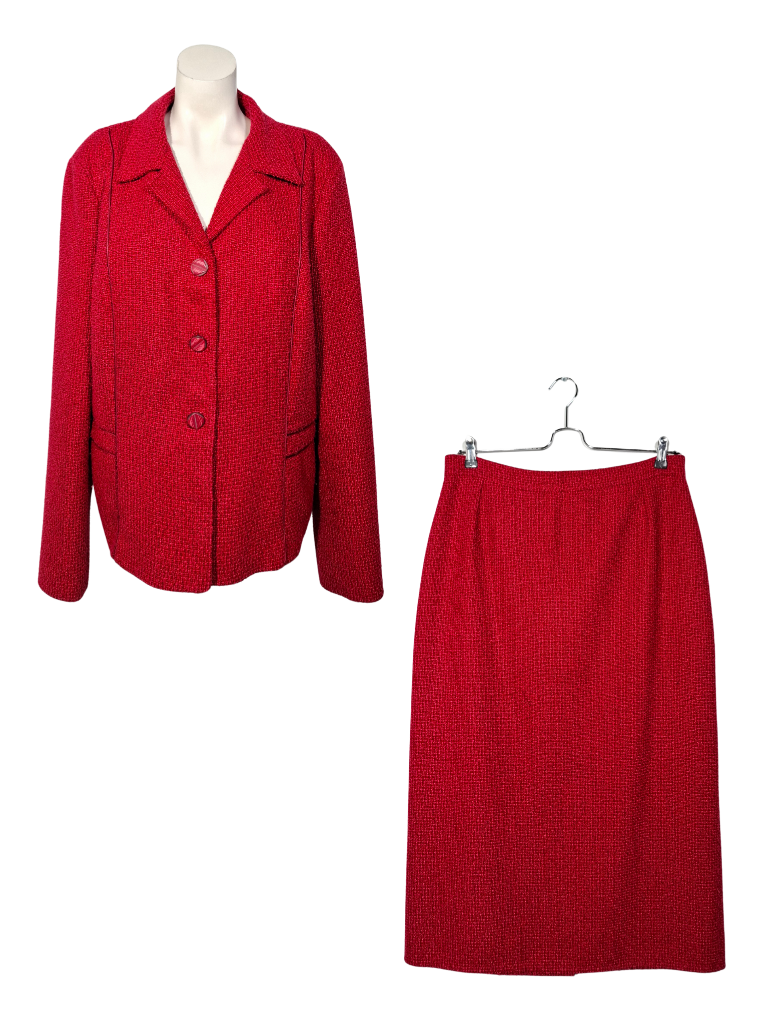 Raudonas kostiumėlis, XL