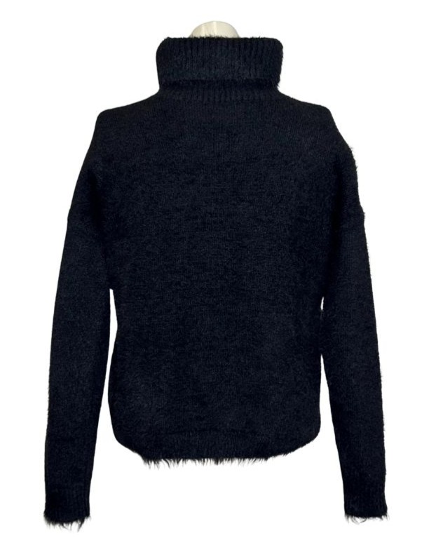 Juodas RESERVED megztinis, M