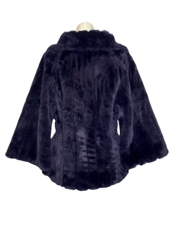 Violetiniai dirbtinio kailio kailiniai, M