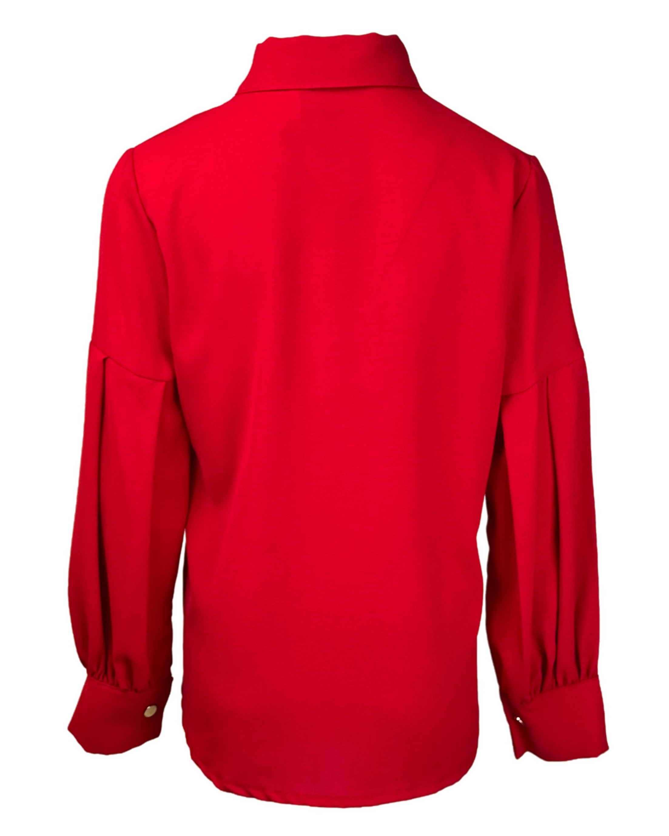 Raudona palaidinė, M