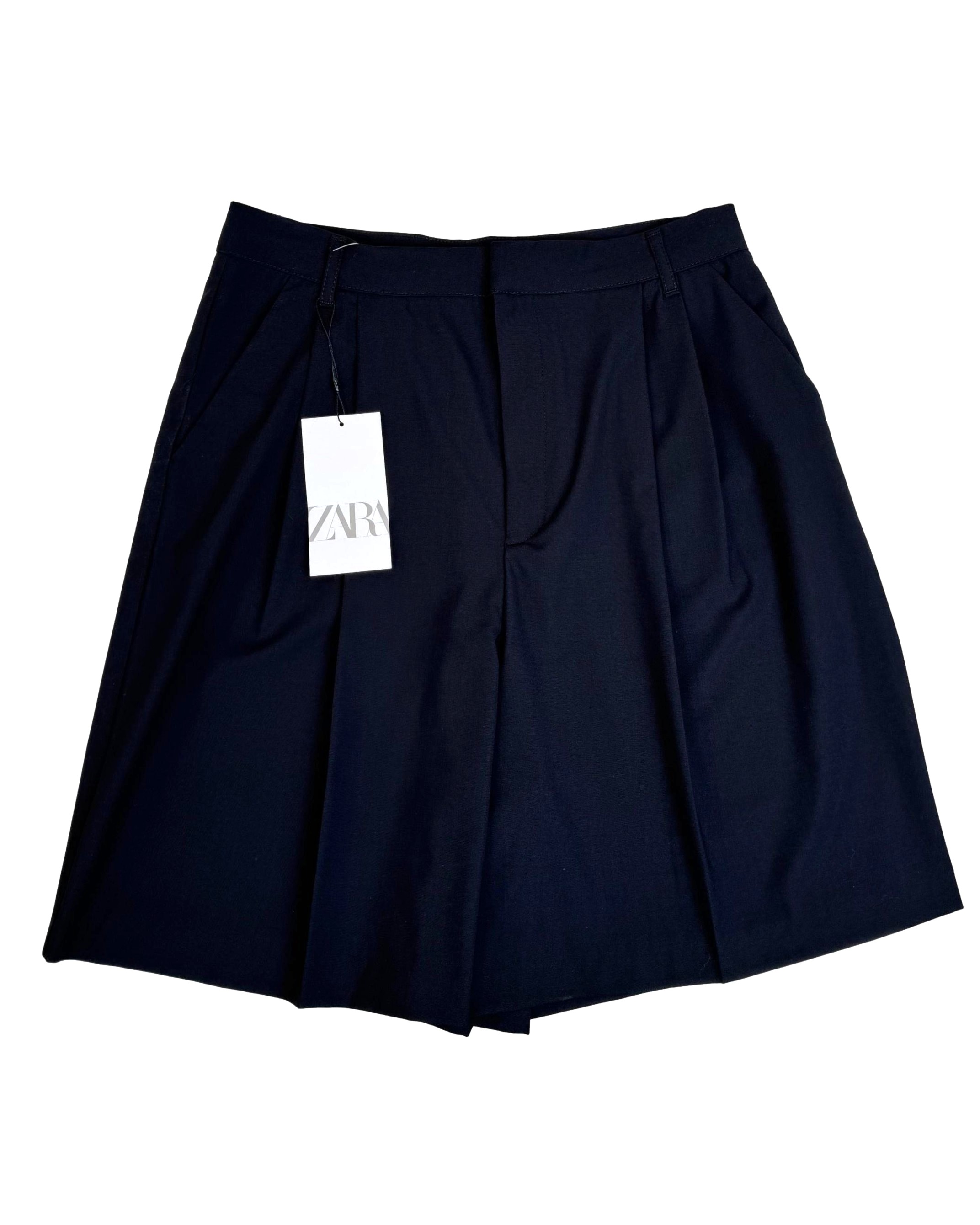 Juodi ZARA šortai, M