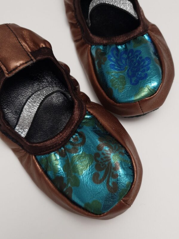 Blizgios rudos balerinos mažosioms, 27/28