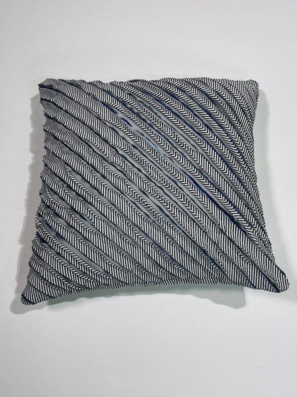 TEXTALE upcycled sluoksniuotas pagalvėlės užvalkalas