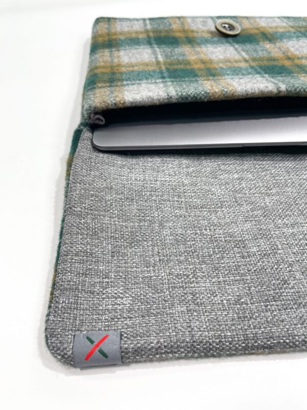 TEXTALE upcycled languotas vilnos dėklas kompiuteriui