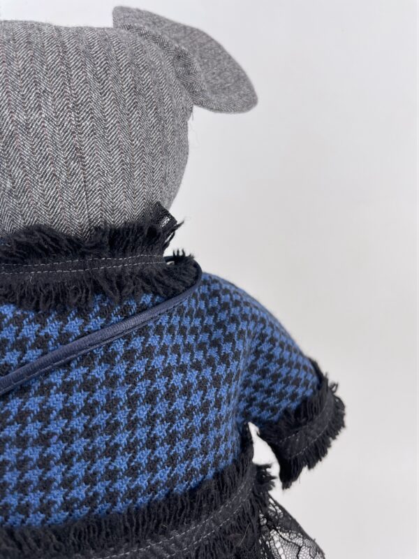 TEXTALE upcycled minkštas žaislas TEKSA, su drabužėliais