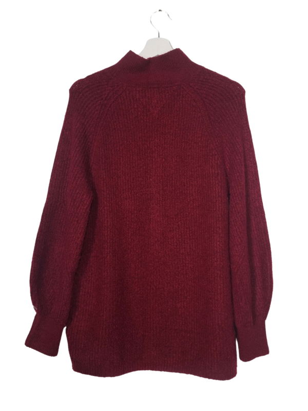 Tamsiai raudonas megztinis, S