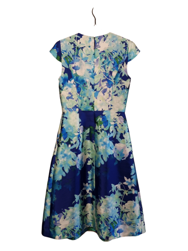 Mėlyna puošni gėlėta suknelė, M