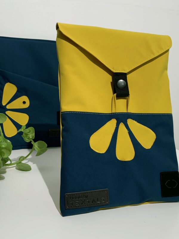 “Retold by TEXTALE” linijos dėklas planšetei, užsegamas