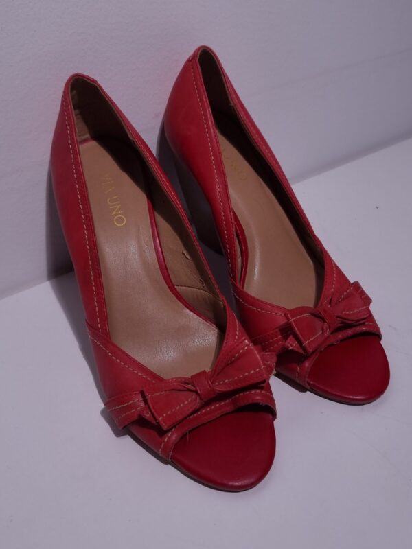 Raudonos basutės ant platformos, 39 dydis