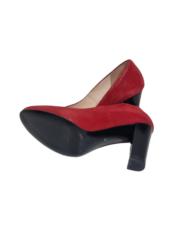 Raudoni aukštakulniai bateliai, 37 dydis