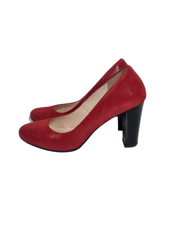 Raudoni aukštakulniai bateliai, 37 dydis