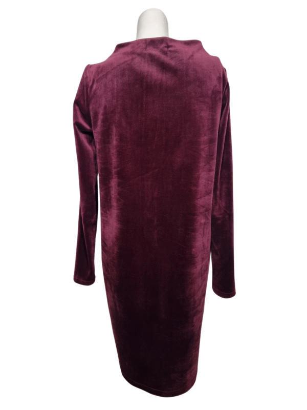 Tamsiai raudona veliūrinė suknelė, S