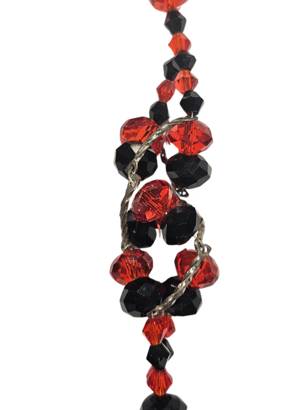 Puošnūs auskarai iš karoliukų