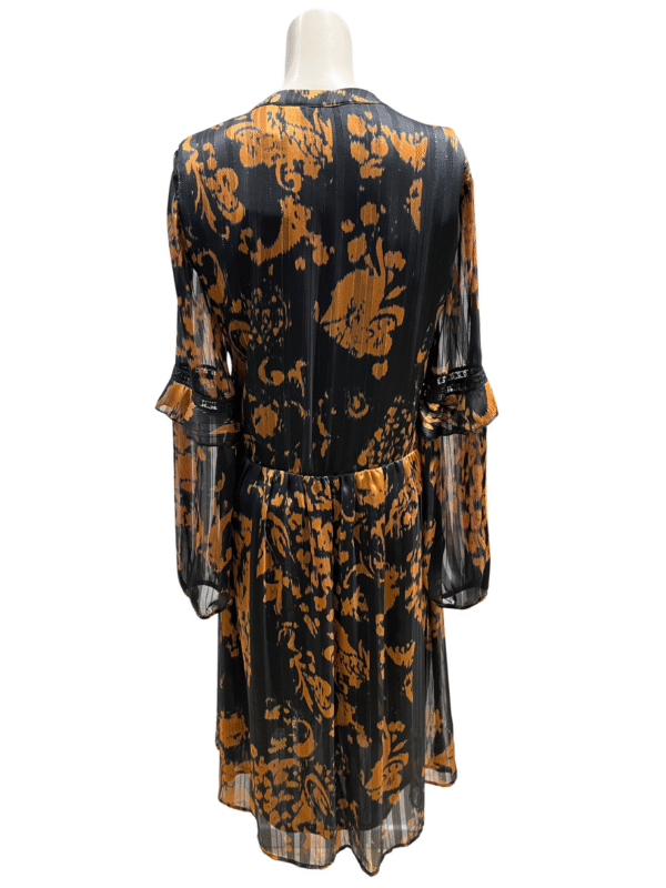 Juodai ruda suknelė, S