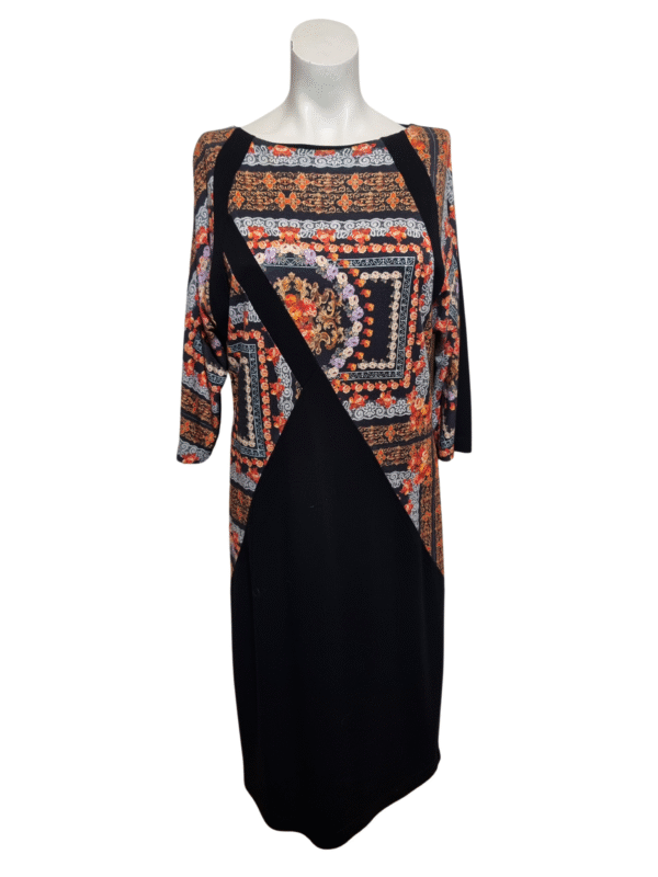 Juoda raštuota suknelė, L