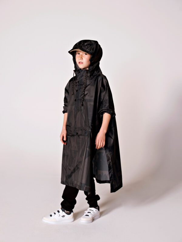 RAINKISS apsiaustas nuo lietaus vaikams “BACK TO BLACK”