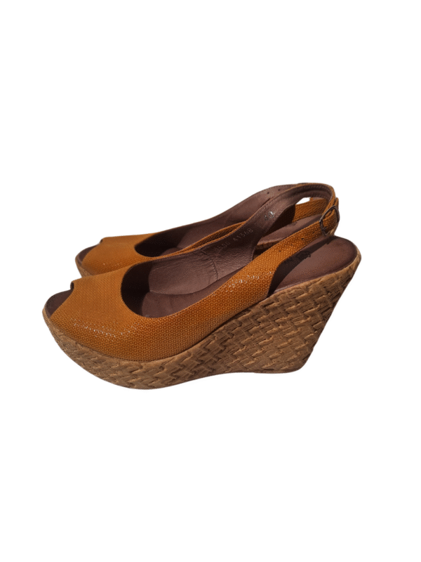 Geltonos basutės ant platformos, 40 dydis