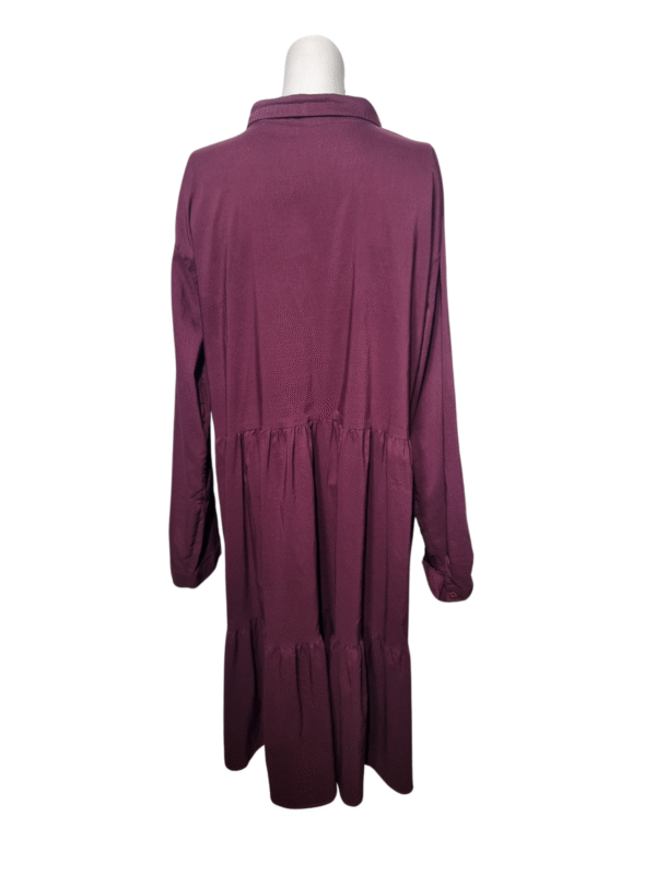 Tamsiai raudona suknelė su užtrauktuku, 3XL