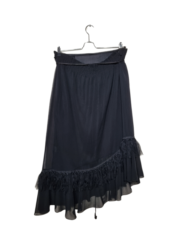 Juodas sijonas su apdaila, L