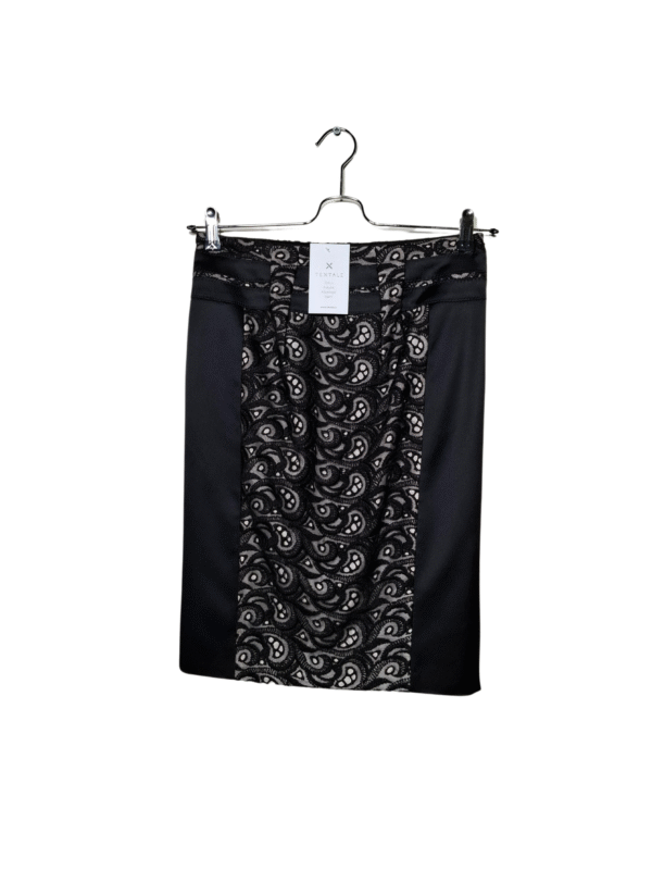 Juodas sijonas su apdaila, NAUJAS, M