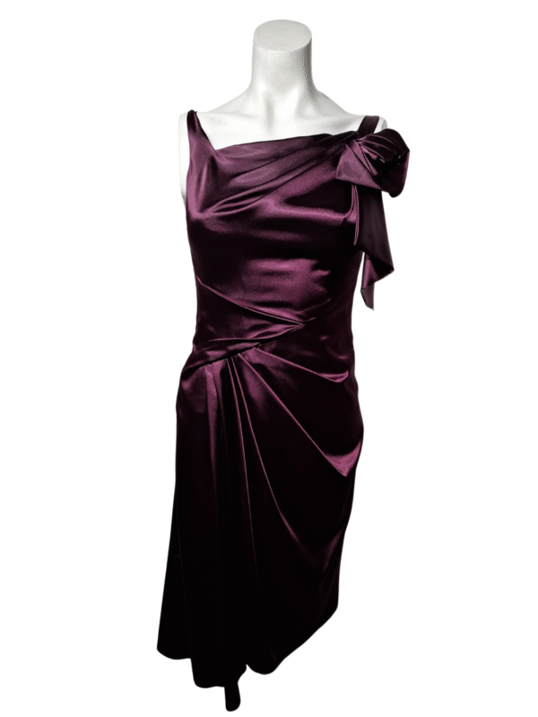 Violetinė puošni suknelė, M